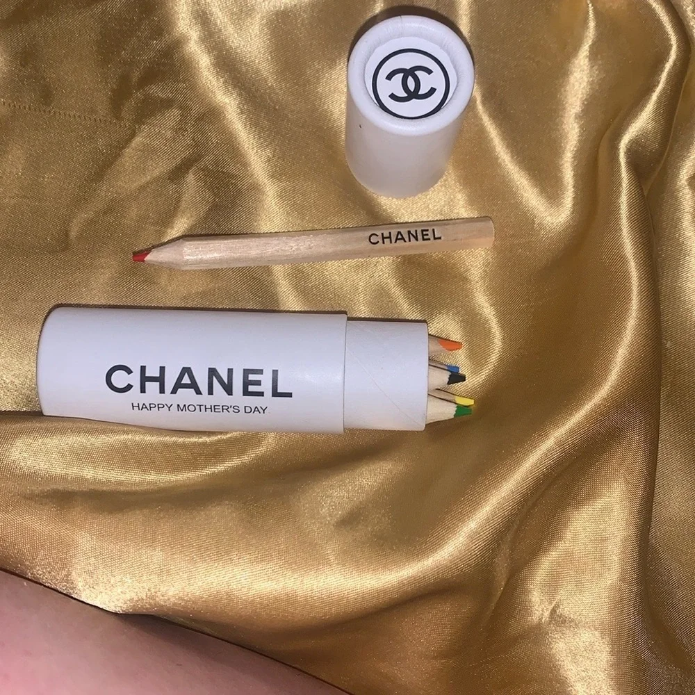 Limited Edition CHANEL Multicolor Pencil Set in White Case